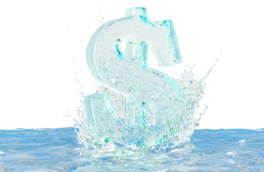 Sıvı sermaye veya akışkan sermaye, konsept. Sudan yansıyan dolar sembolü, şeffaf arkaplanda izole edilmiş 3D görüntüleme