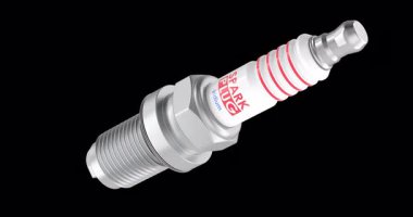 İridyum Buji döndürme animasyonu, kusursuz bir döngü. Şeffaf arkaplanda 3B görüntüleme izole edildi