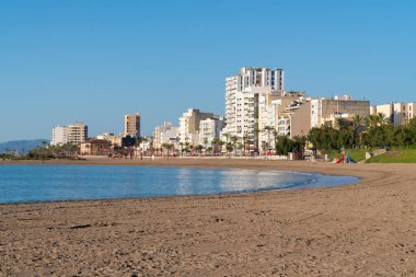 Costa del Azahar plajı Peniscola ve Benicarlo Castellon 'un kuzeyindeki Vinaros İspanya 