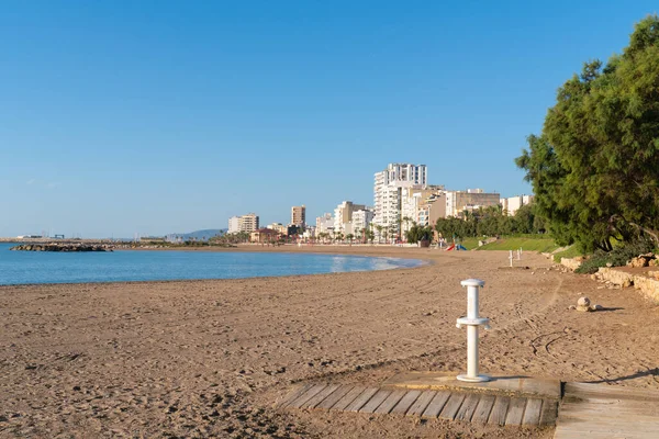 Peniscola ve Benicarlo Castellon 'un kuzeyinde Costa del Azahar' da bulunan Vinaros plajı. Burası Platja de Fora.