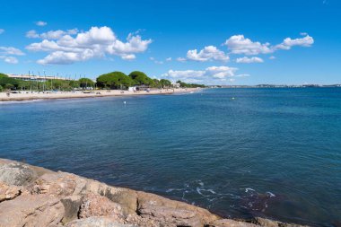 Platja l 'Esquirol sahilinden Vilafortune Costa Dorada İspanya' ya doğru...