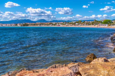 Cambrils kıyıları Costa Dorada İspanya Playa Platja Prat d 'en Fores Katalonya' nın altın plajı
