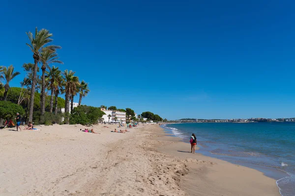 Palm Trees Sunshine Visitors Platja Vilafortuny Beach Cambrils Spain Costa — Stock Photo, Image