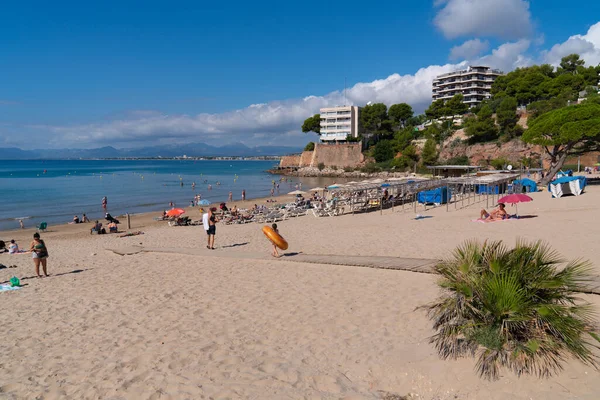 Salou Španělsko Krásná Písečná Pláž Platja Dels Capellans Turisty Návštěvníky — Stock fotografie