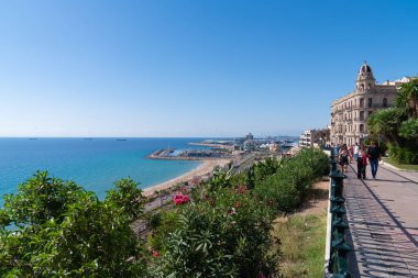Tarragona limanı, sahil ve Akdeniz 'de turistler ve ziyaretçiler Kosta Dorada Katalonya 