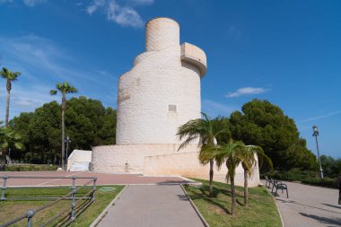 Kule Mirador bakış açısı Parque de la Bateria Park turizm merkezi Torremolinos, İspanya, Costa Del Sol 23 Şubat Perşembe günü