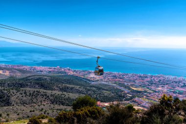 Costa del Sol kıyısı Benalmadena İspanya Monte Calamorro 'dan teleferikli