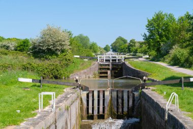 Kilit kapıları Caen Kennet ve Avon kanalı Wiltshire İngiltere