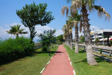 Sahil yolu Antalya Türkiye 'nin popüler Türk turist yoksunluğu