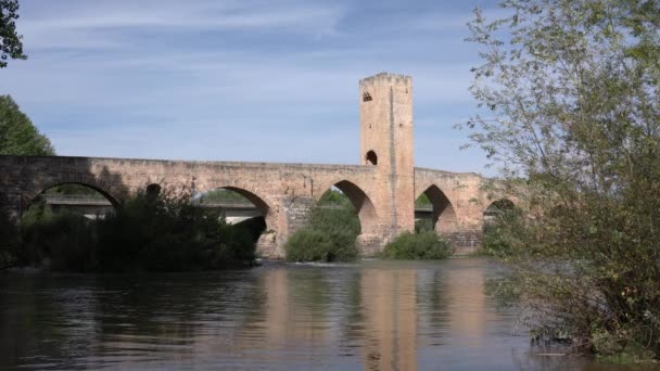 Friasbron Spanien Medeltida Torn Över Floden Ebro Burgos Provinsen Kastilien — Stockvideo