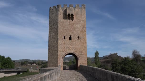 Фріас Міст Іспанія Середньовічна Вежа Над Річкою Ебро Бургос Провінція — стокове відео