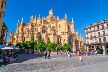 30 Ağustos 2023 Çarşamba günü şehir meydanındaki Katedral Segovia Belediye Başkanı Kastilya ve Leon, İspanya