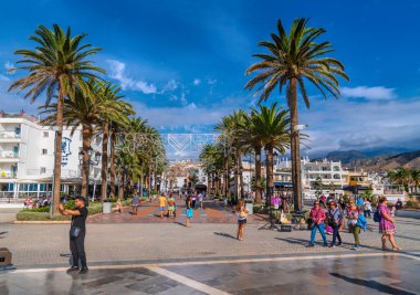 Nerja Balcon de Europa Nerja, Endülüs, Kosta del Sol İspanya 12 Ekim 2024