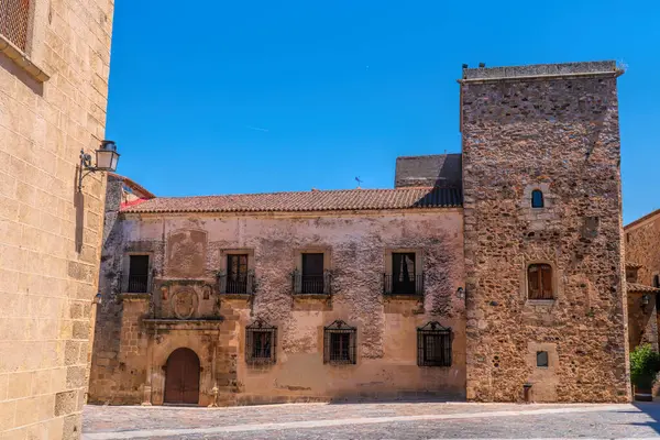 Eski şehir Caceres İspanya 'nın tarihi Unesco Dünya Mirası Şehri ortaçağ duvarlarıyla