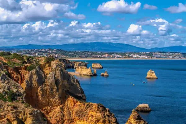 Güzel Portekiz Algarve kıyısındaki Lagos Portekiz şehrine bakın.