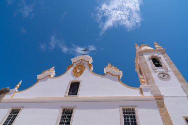 Portimao Ana Kilisesi Portimao 'daki eski kasabanın merkezinde Algarve Portekiz