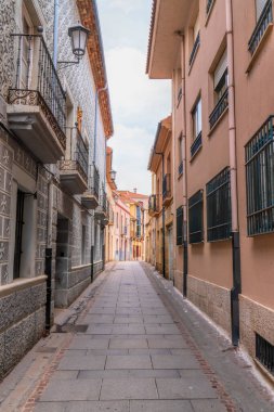 Zamora İspanya eski kasaba evleri ve binaları olan dar cadde