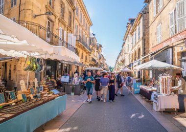 Sarlat la Caneda Pazar günü Dordogne Fransa 17 Mayıs 2025