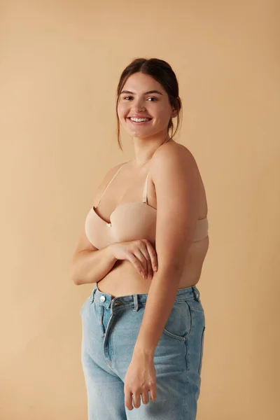 Overweight Woman Happy Size Woman Posing Beige Lingerie Jeans Studio — Stock Photo, Image