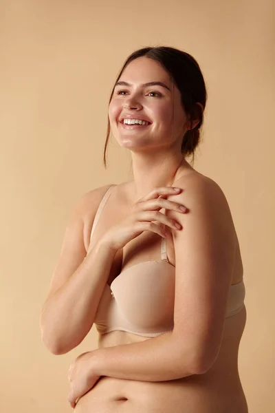 Size Woman Happy Woman Posing Beige Lingerie Studio Confident Size — Stock Photo, Image
