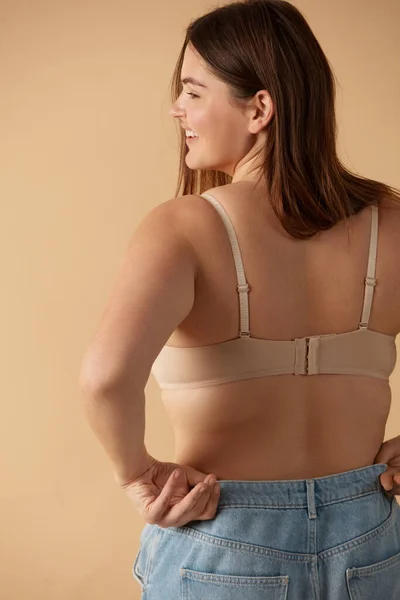 Size Woman Back View Happy Full Figured Woman Posing Beige — Stock Photo, Image