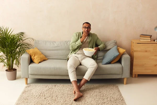 Emotional Man Watching Movie Multiracial Guy Eating Popcorn While Watching — Stockfoto
