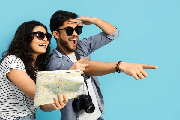 Reizen Avontuur Vakantie Paren Kaart Verken Bestemming Reizen Begeleiding Toeristische — Stockfoto
