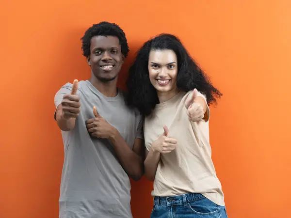 Happy Couple Giving Thumbs Sign Young Adults Approval Gesture Positieve — Stockfoto