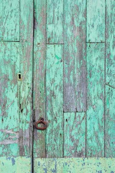 Stare Drewniane Drzwi Malowane Zielono Zużytym Lakierem — Zdjęcie stockowe