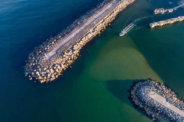 Zenithal Drone Vista Rompeolas Del Puerto Barco Pesca Mar — Foto de Stock