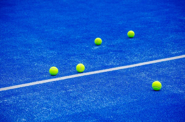선택적 파란색 테니스공 — 스톡 사진