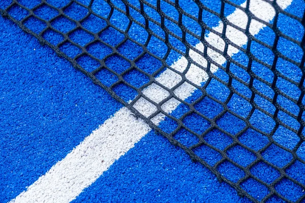 Крупным Планом Вид Сетку Синего Весла Теннисного Корта — стоковое фото