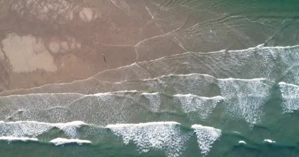 Drone Aéreo Vídeo Uma Praia Amanhecer — Vídeo de Stock