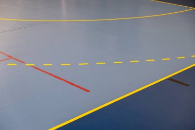 Modern spor sahasında mini futbol sahası, futsal iç saha ve hentbol