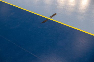 Modern spor sahasında mini futbol, futsal kapalı alan ve hentbol sahası