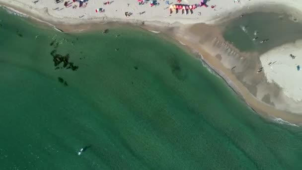 Luchtfoto Boven Een Strand Ochtend — Stockvideo