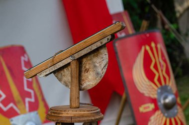 Seçici odaklanma. Dioptra, Roma döneminden kalma topoğrafik enstrüman