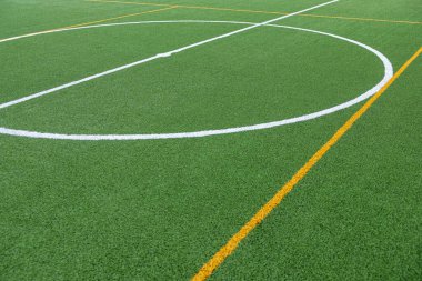 Yapay bir çimenin merkezinin ayrıntıları, futbol sahasının 7 katı..