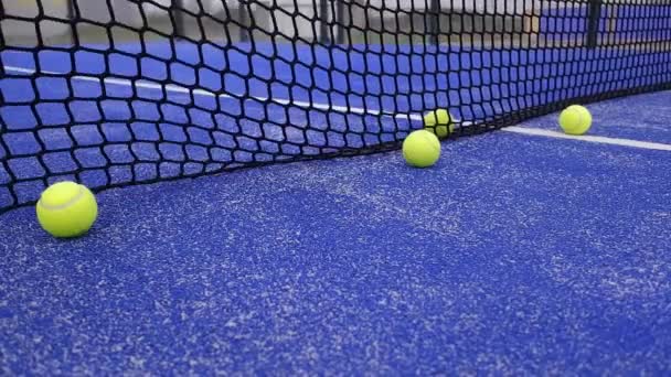 Video Een Paddle Tennisbaan Ballen Het Net Beelden Van Sportconcepten — Stockvideo