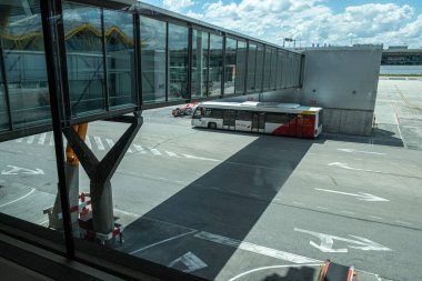 Madrid, İspanya 05 26 2018: Madrid havaalanındaki T4 terminalinin dış görüntüsü. Adolfo Suarez-Barajas