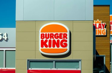 Ruhsat, İspanya 09: 30 2023: Burger King fast food zincirinin dışı.