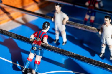 Bir masa futbolunun figürlerinin ayrıntıları