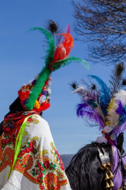 Salzeda de Caselas, Ranchos ve Cabaleiros 'un geleneksel karnaval maskeleri. Pontevedra. Galiçya, İspanya