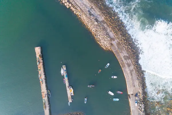 Zenithal Drone Vista Aérea Rompeolas Que Protege Puerto Pesquero — Foto de Stock