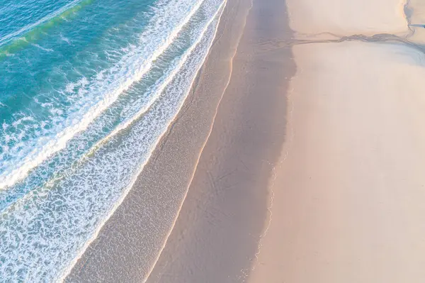 Orilla Una Playa Vacía Por Mañana Vista Aérea Del Dron — Foto de Stock