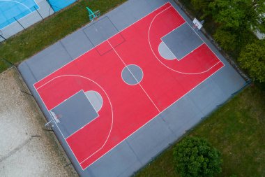 Basketbol sahasının insansız hava görüntüsü