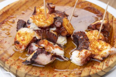Pulpo bir feira, ahtapot pişirmek için tipik Galiçya tarifi. Galiçya 'da Gastronomi