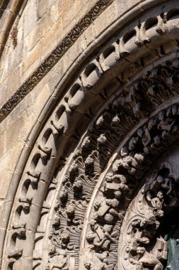 Katedral girişinin arşivlerinin ayrıntıları.