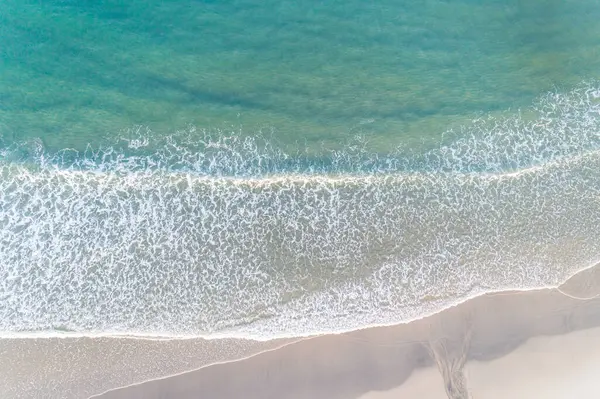 Vista Superior Imagem Aérea Drone Uma Bela Praia Paisagem Mar — Fotografia de Stock