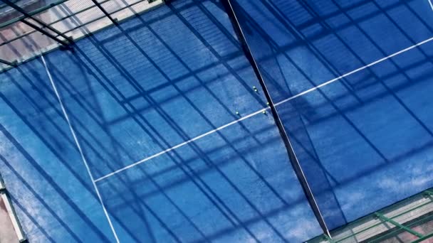 Abwärts Drohne Videoaufnahmen Auf Einem Blauen Paddel Tennisplatz Sportplatz Konzept — Stockvideo